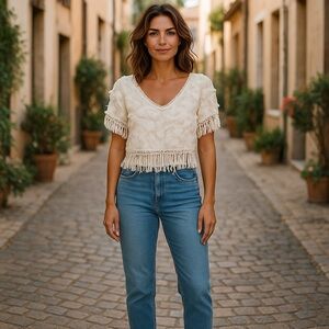 Women’s White Short Sleeve Fringe Feathery Top
New
